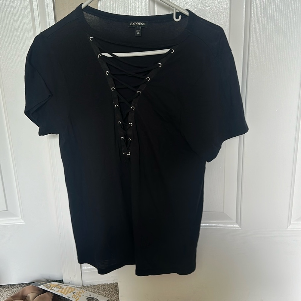 Black Tee
